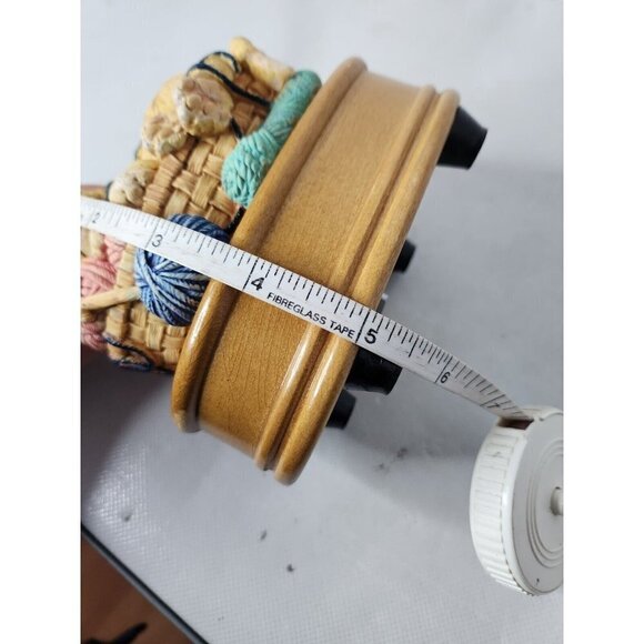 VINTAGE 1993 Summit Collection Beautiful Dreamer Cat Sleeping On Yarn Music Box - Picture 11 of 11